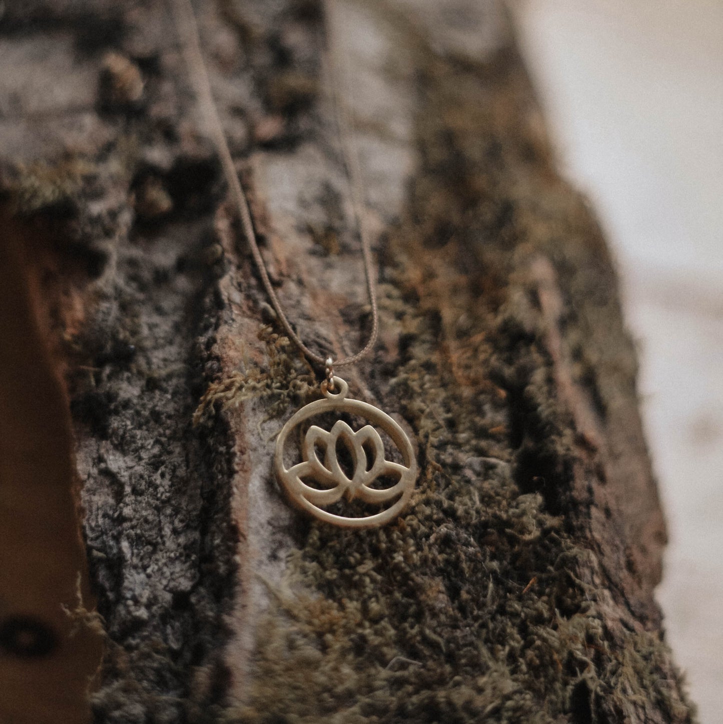 Collier LHOTU