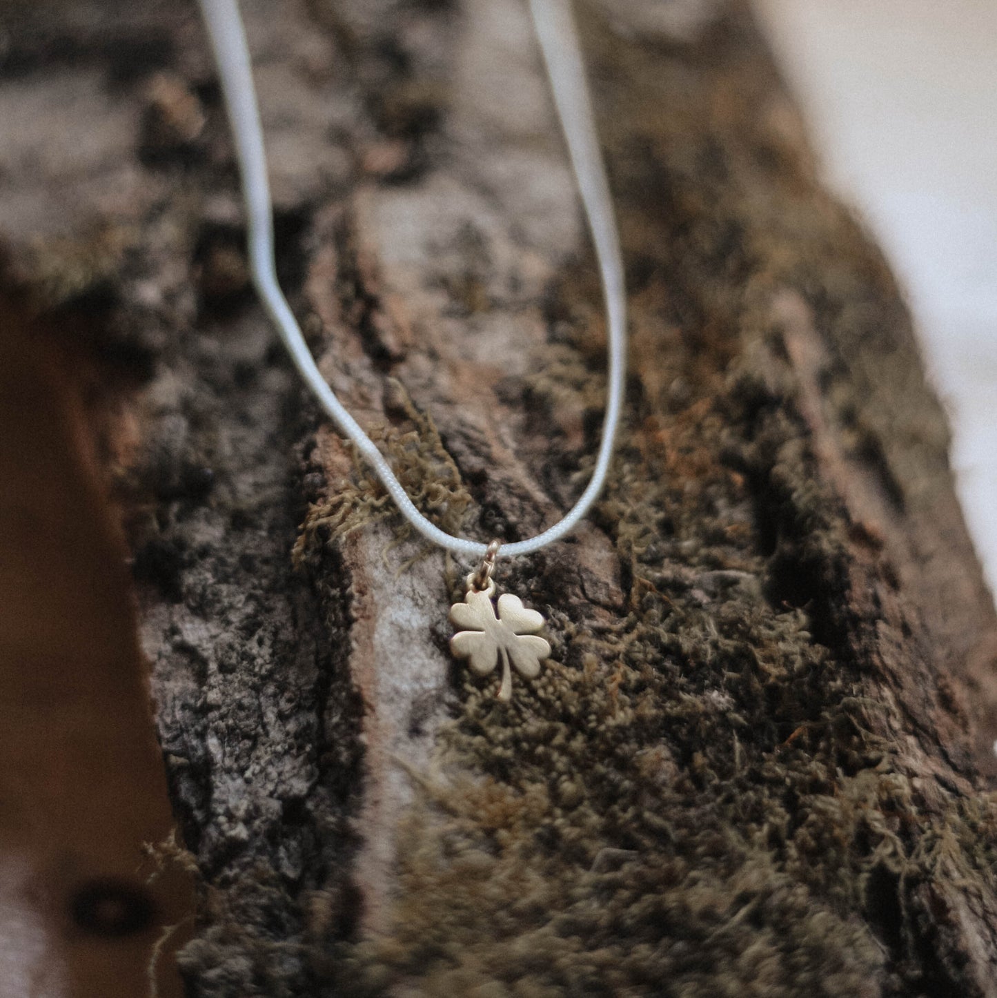 Collier LHUCY